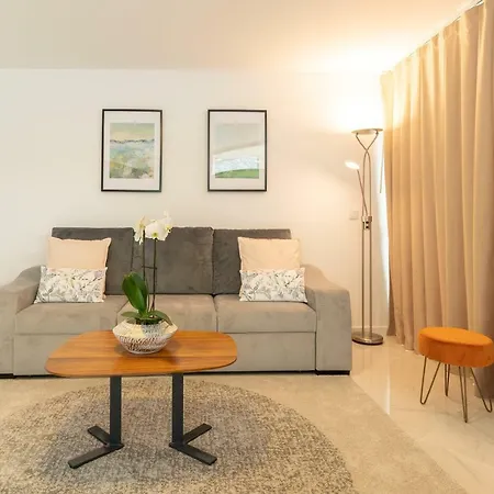 Bhf Residences Ying Yang Nyaraló Calheta